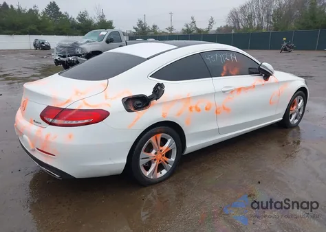 2017 Mercedes-Benz C 300 4Matic z USA, uszkodzony, nr VIN WDDWJ4KB5HF329028